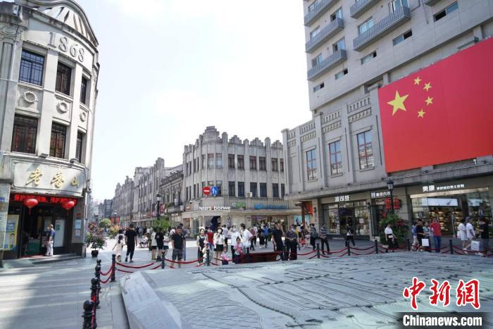 温州五马街一角。　戴文琦 摄