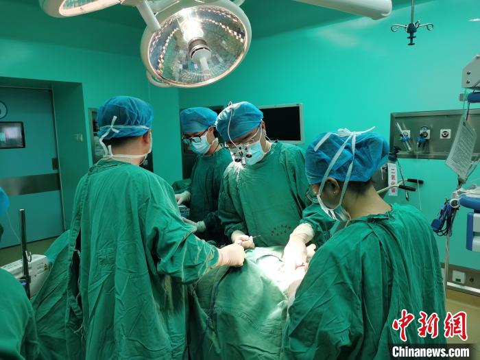 经常流鼻涕就是鼻炎？专家：当心脑脊液鼻漏